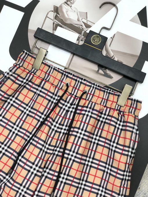Burberry 2024 Summer Men's Casual Shorts Beach Pants Customized Quick Drying Fabric Soft And Sm swupx0sy - Image 4
