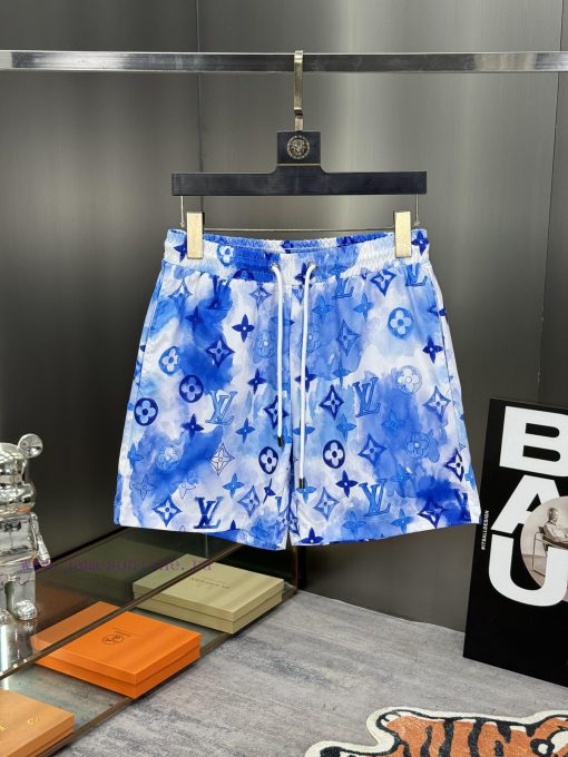 LV 2024 Spring And Summer New Beach Pants Official Shorts Website Synchronized With The Origina 10a8va74 - Image 2