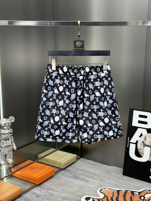 LV 2024 Spring And Summer New Beach Pants Official Shorts Website Synchronized With The Origina hlxlvueg - Image 2