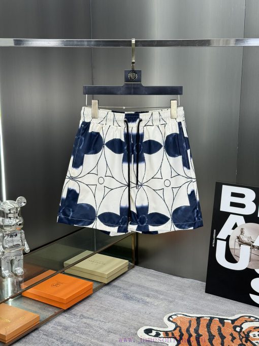 LV 2024 Spring And Summer New Beach Pants Official Shorts Website Synchronized With The Origina 43o2ibfd - Image 2
