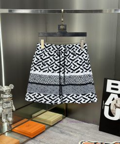 Versace 2024 Spring/Summer New Beach Pants Shorts Official Website Synchronized With Original 1 m5z71969