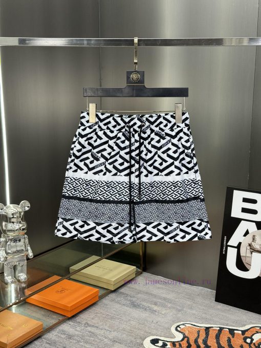Versace 2024 Spring/Summer New Beach Pants Shorts Official Website Synchronized With Original 1 m5z71969