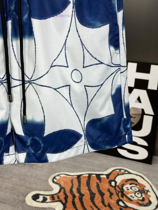 LV 2024 Spring And Summer New Beach Pants Official Shorts Website Synchronized With The Origina xq4szqwp - Image 7