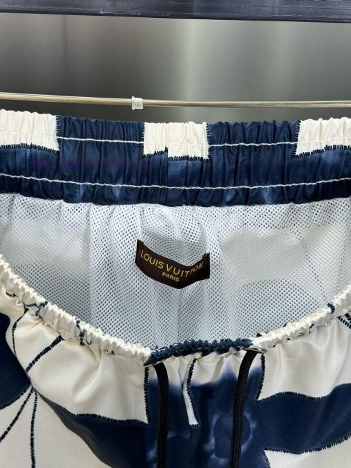 LV 2024 Spring And Summer New Beach Pants Official Shorts Website Synchronized With The Origina 43o2ibfd - Image 11