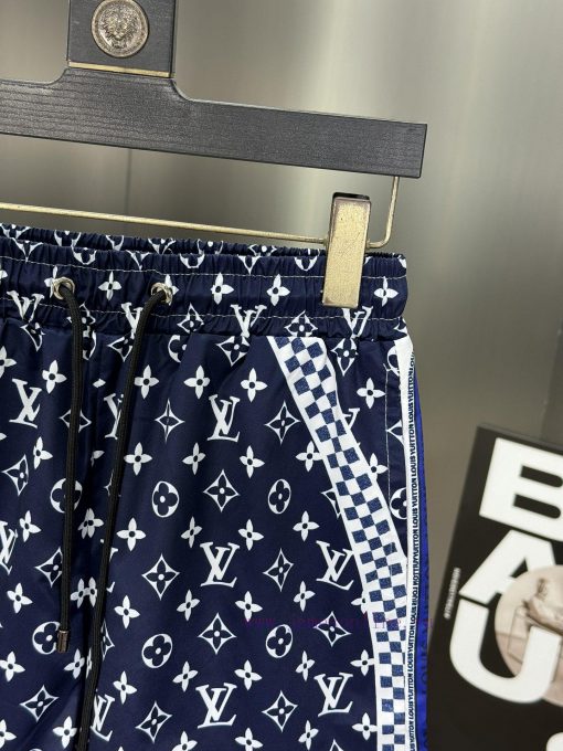 LV 2024 Spring And Summer New Beach Pants Official Shorts Website Synchronized With The Origina 0f39at4a - Image 5