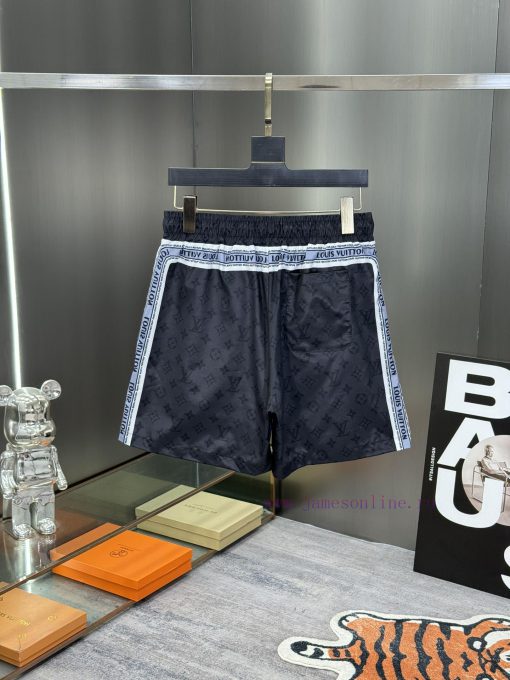 LV 2024 Spring And Summer New Beach Pants Official Shorts Website Synchronized With The Origina r51aef0v - Image 3