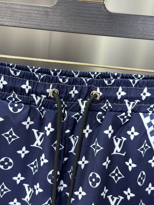 LV 2024 Spring And Summer New Beach Pants Official Shorts Website Synchronized With The Origina 0f39at4a - Image 6