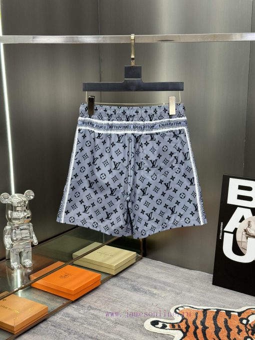 LV 2024 Spring And Summer New Beach Pants Official Shorts Website Synchronized With The Origina 4ah571zm - Image 3