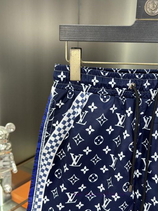 LV 2024 Spring And Summer New Beach Pants Official Shorts Website Synchronized With The Origina 0f39at4a - Image 9