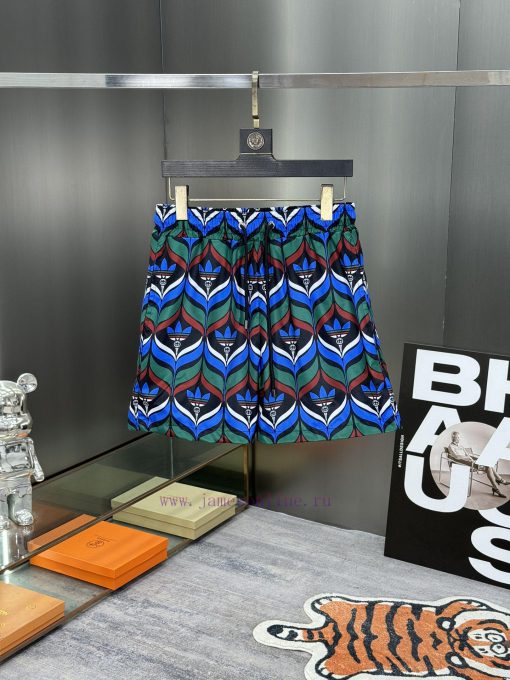 Gucci's New Beach Shorts For Spring And Summer 2024 Synchronized With The Original 1-1 Replica 78espb8c - Image 2