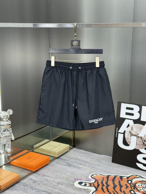 Givenchy's 2024 Spring And Summer New Beach Pants With A 1-1 Replica Of The Original Shorts On i9d9f8zq