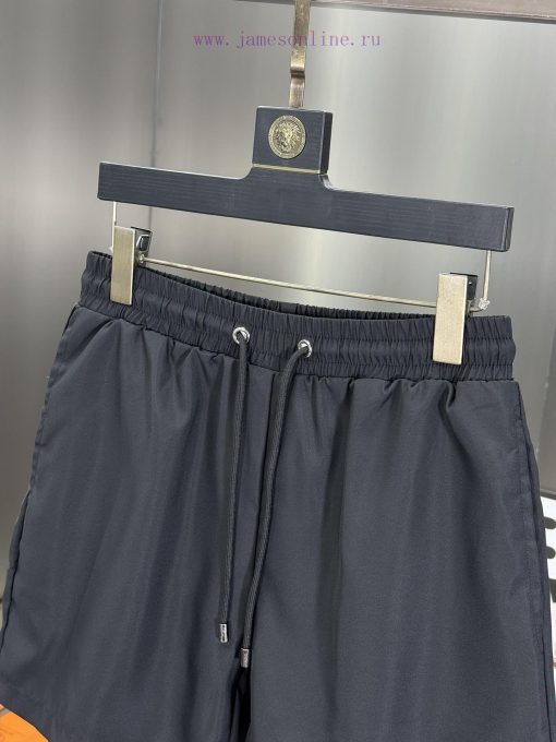 Givenchy's 2024 Spring And Summer New Beach Pants With A 1-1 Replica Of The Original Shorts On i9d9f8zq - Image 4