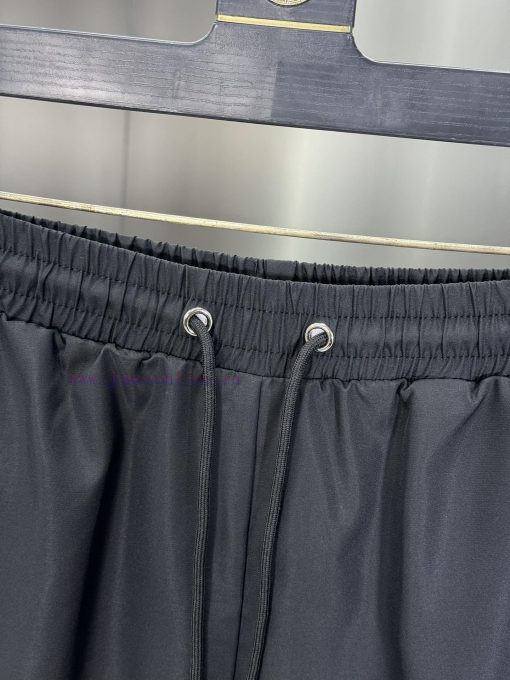 Givenchy's 2024 Spring And Summer New Beach Pants With A 1-1 Replica Of The Original Shorts On i9d9f8zq - Image 7