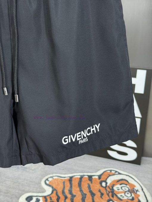 Givenchy's 2024 Spring And Summer New Beach Pants With A 1-1 Replica Of The Original Shorts On i9d9f8zq - Image 8