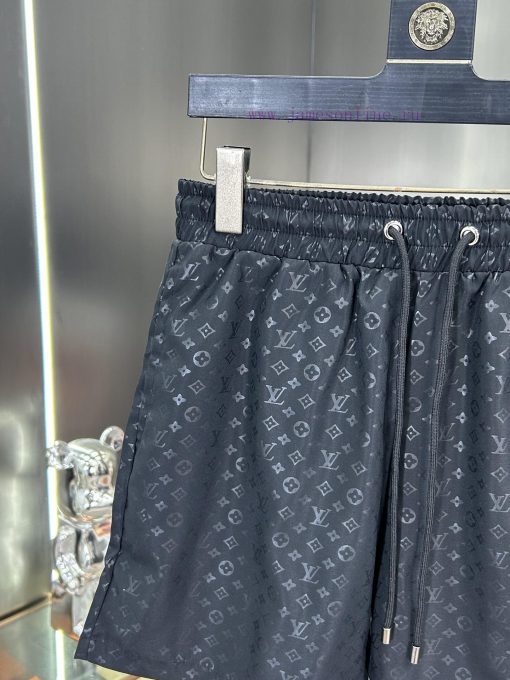 LV 2025 Spring And Summer New Embossed Beach Pants Quarter Shorts Official Website Synchronized uwve9x5v - Image 5