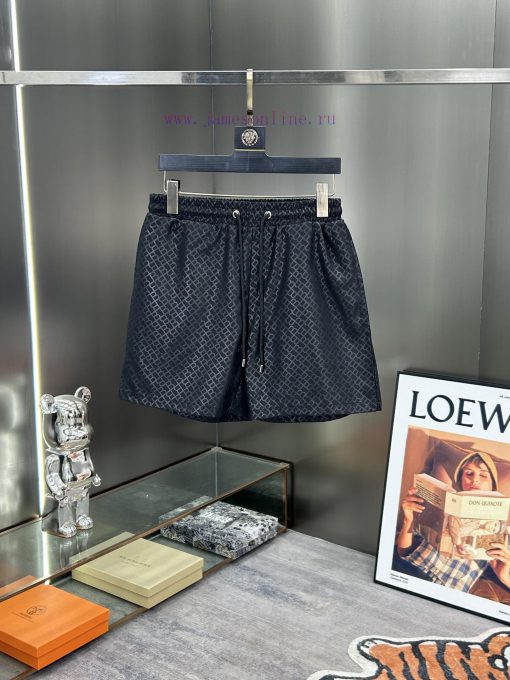 Burberry's New Beach Shorts For Spring And Summer 2025 With A 1-1 Replica Of The Original Versi tqi58vuk - Image 2