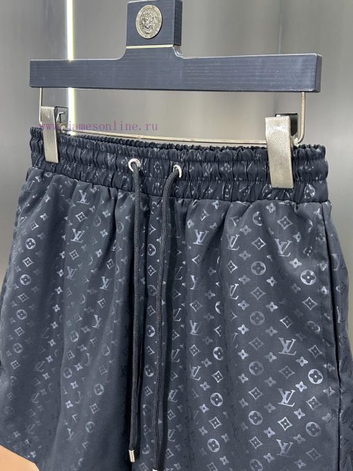 LV 2025 Spring And Summer New Embossed Beach Pants Quarter Shorts Official Website Synchronized uwve9x5v - Image 9