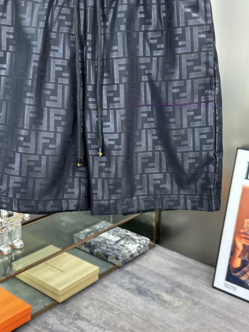 FENDI 2025 Spring And Summer New Beach Pants 4-point Shorts Official Website Synchronized With 2rxtsez8 - Image 7