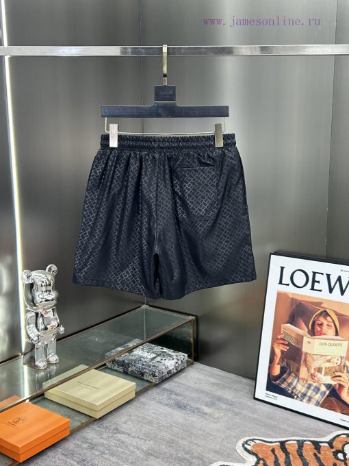 Burberry's New Beach Shorts For Spring And Summer 2025 With A 1-1 Replica Of The Original Versi tqi58vuk - Image 3