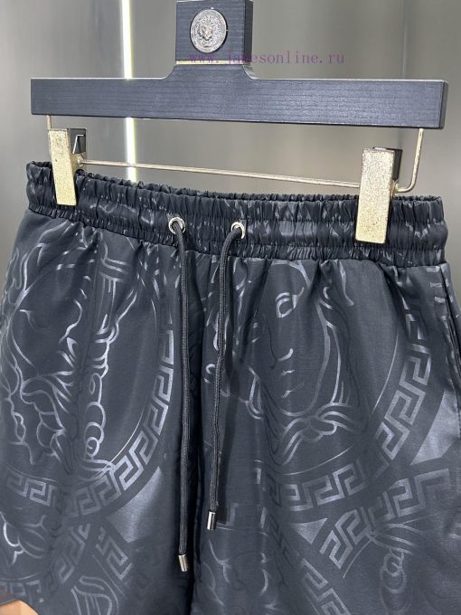 Versace 2025 Spring/Summer New Beach Pants Quarter Shorts Official Website Synchronized With Or tco9duwg - Image 9