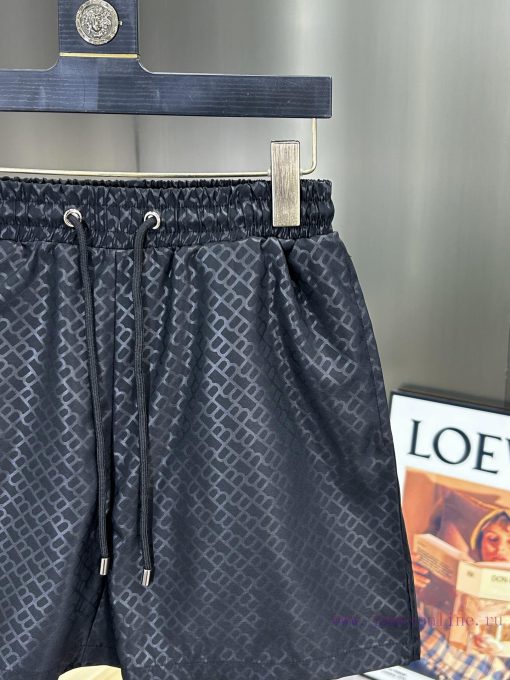 Burberry's New Beach Shorts For Spring And Summer 2025 With A 1-1 Replica Of The Original Versi tqi58vuk - Image 4