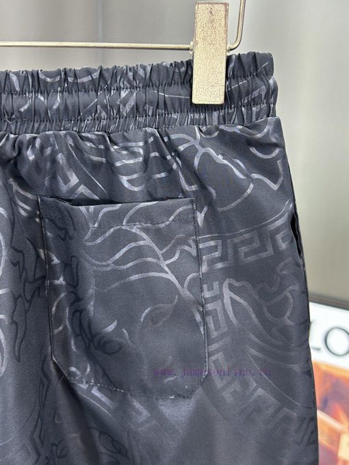 Versace 2025 Spring/Summer New Beach Pants Quarter Shorts Official Website Synchronized With Or tco9duwg - Image 10