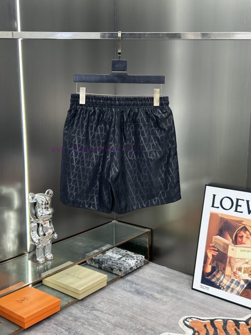 Valentino 2025 Spring And Summer New Beach Pants 4-point Shorts Official Website Synchronized W te7paf2e - Image 3
