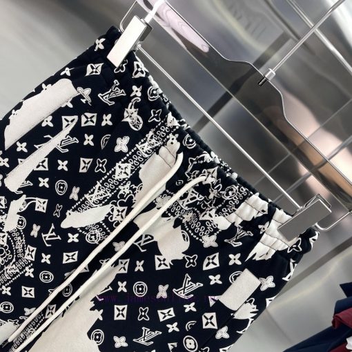 LV Louis Vuitton Classic Shorts High QualityCustomized Triple Standard Shorts And Sweatpants We wxgl5bnd - Image 4