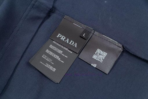 Prada Chest Triangle LogoThe Fabric Is Made Of 26s Double Yarn Combed Cotton Tightly Spun Yarn phuqctdg - Image 9