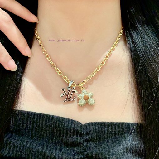 Louis Vuitton's Unique Design (using LV's Classic Graphic Concept) Looks Good 🧚 The Necklace Is vmykh6lh - Image 2