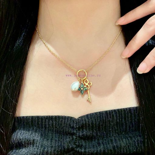 Louis Vuitton's Unique Design (using LV's Classic Graphic Concept) Looks Good 🧚 The Necklace Is 1fku5mak