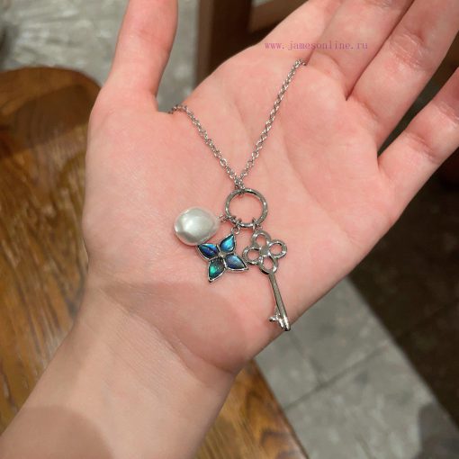 Louis Vuitton's Unique Design (using LV's Classic Graphic Concept) Looks Good 🧚 The Necklace Is vzyovjlc - Image 5