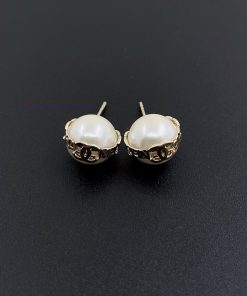 CH * Nel Mini Pearl Earrings Consistent ZP Brass MaterialUpdate Time: November 18 2023 By SK a4j44mw7