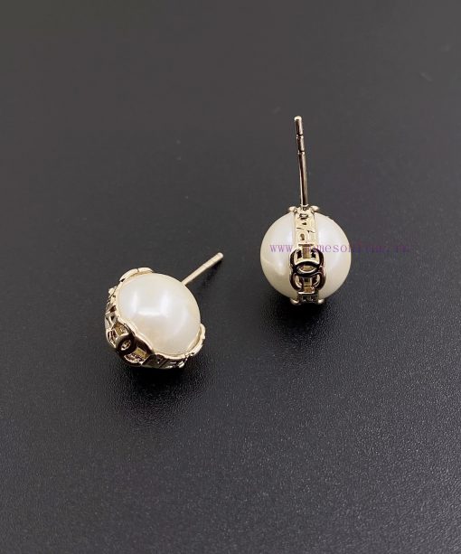 CH * Nel Mini Pearl Earrings Consistent ZP Brass MaterialUpdate Time: November 18 2023 By SK a4j44mw7 - Image 13