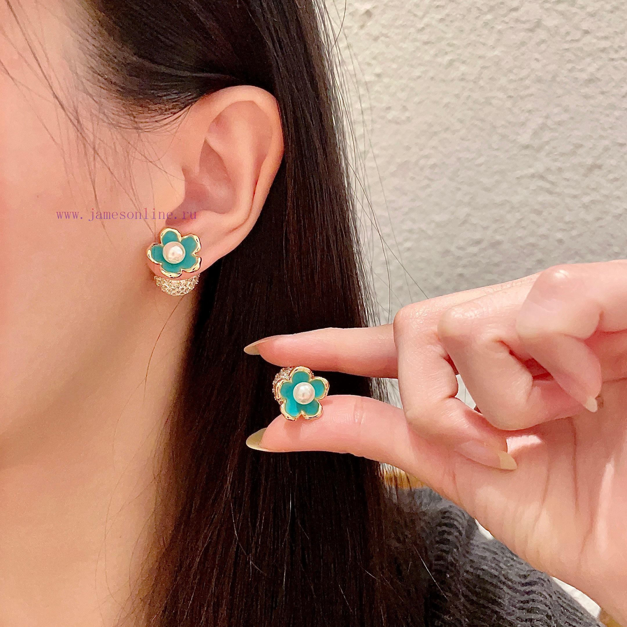Dior Vintage Earrings Are Now Available In A New Selection With The Original Version Being The 29slnrxv