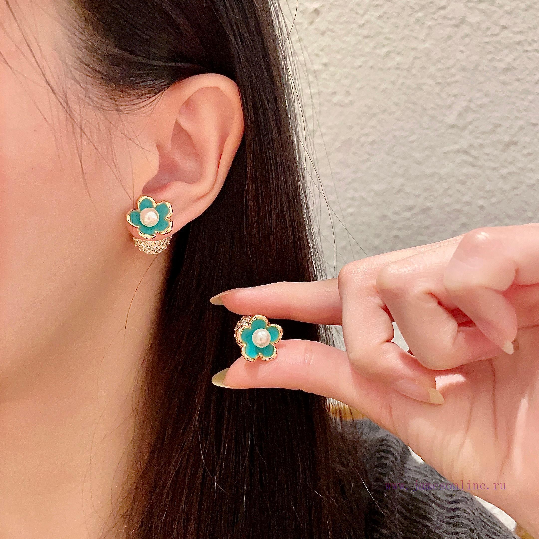 Dior Vintage Earrings Are Now Available In A New Selection With The Original Version Being The 29slnrxv - Image 2