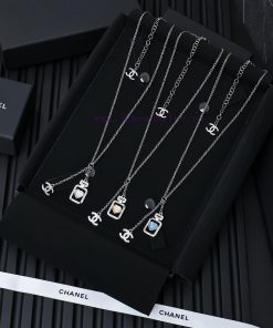 Chanel 25P Colored Glass Perfume Bottle NecklaceThis Season Is A Great Perfume Bottle SeriesCom k325rsrl