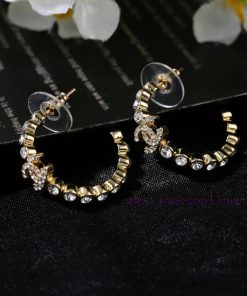 Chanel's New Earrings Are Launched Simultaneously. Double C Earrings Are Crafted With Precision 0n7x1ii6