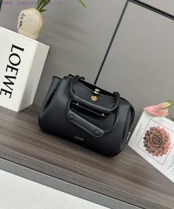 Loewe Bags Luojia's New Small Soft Cowhide Madrid HandbagMadrid Has A Soft And Structured Trapezoidal Shap 44itsydv