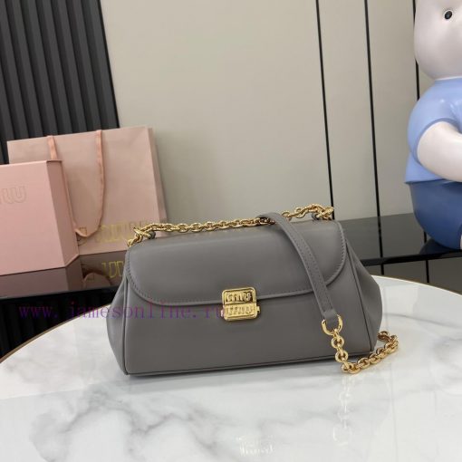 MiuMiu Bags MiuM's New Baguette Bag Comes With A Complete Set Of Original Packaging. This Shoulder Bag Cont q4zl6r7k