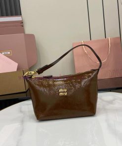 MiuMiu Bags The New Oil Wax Patent Leather Lunch Box Bag Comes With A Unique Ice Cracking Texture The Iconi f4xi4ddt
