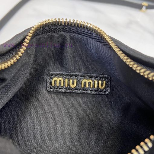 MiuMiu Bags The New MiuWander Handbag Comes With A Complete Set Of Original Packaging. It Features The Icon zazfc19b - Image 10