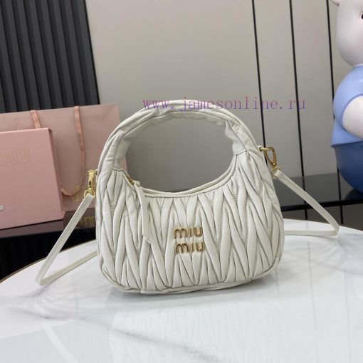 MiuMiu Bags The New MiuWander Handbag Comes With A Complete Set Of Original Packaging. It Features The Icon 08qv16bb