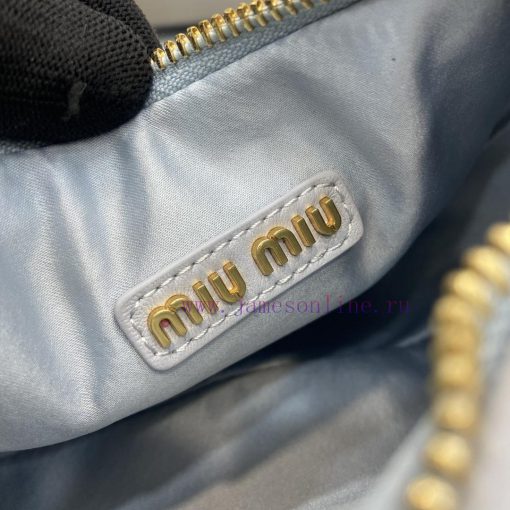 MiuMiu Bags The New MiuWander Handbag Comes With A Complete Set Of Original Packaging. It Features The Icon bj8yl858 - Image 10