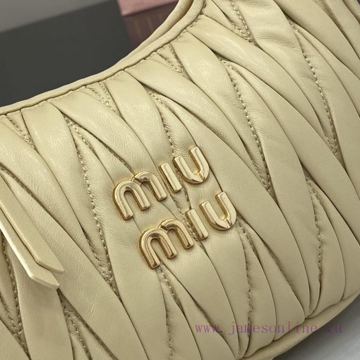 MiuMiu Bags The New MiuWander Handbag Comes With A Complete Set Of Original Packaging. It Features The Icon r40llo23 - Image 6