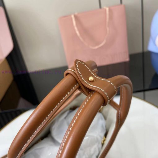 MiuMiu Bags The Key Words Of This New IVY Handbag Are Its Simple Lines Urban Style And Superior Leather. It roagrweh - Image 8