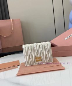 MiuMiu Bags Equipped With A Complete Set Of Original Packaging The New Pocket Wallet Is Made Of Imported To z048fpio