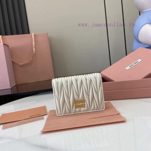 MiuMiu Bags Equipped With A Complete Set Of Original Packaging The New Pocket Wallet Is Made Of Imported To z048fpio - Image 2