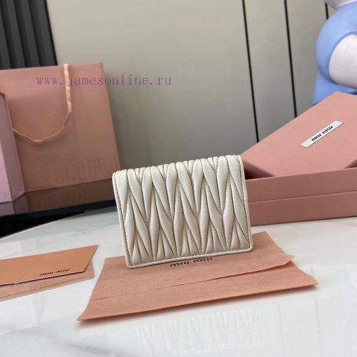 MiuMiu Bags Equipped With A Complete Set Of Original Packaging The New Pocket Wallet Is Made Of Imported To z048fpio - Image 4