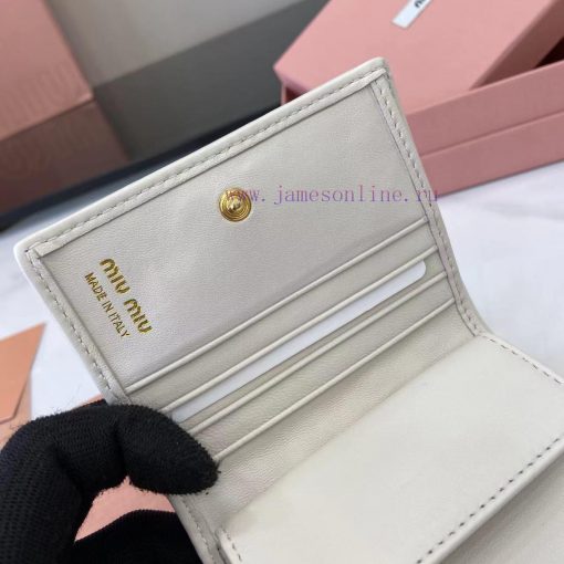 MiuMiu Bags Equipped With A Complete Set Of Original Packaging The New Pocket Wallet Is Made Of Imported To z048fpio - Image 9
